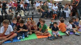 Tutto il paese in piazza per i robot