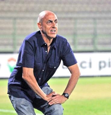 Mister Agostiniani A destra Strufaldi oggi in campo dallinizio     