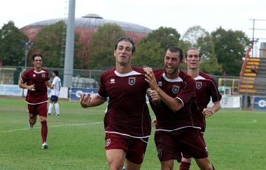 Magnani esulta dopo il gol fatto domenica scorsa 