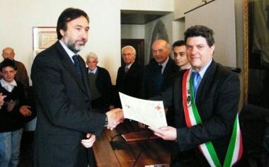 Il sindaco Grassi premia lex pm militare De Paolis e sotto Baroni 