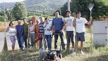 La giunta comunale di Uzzano dopo la ripulitura del verde pubblico 