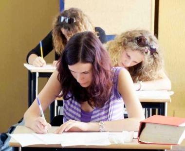 Studenti durante gli esami    