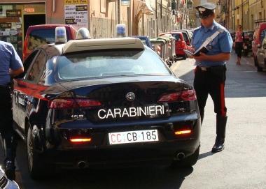 Una pattuglia dei carabinieri in azione