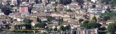 Una veduta aerea di Empoli dove sono state pignorate undici delle cinquanta abitazioni che finiranno allasta in tribunale     
