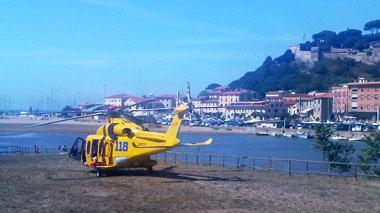 Muore in spiaggia mentre gioca col nipote
