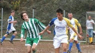 Un’azione della squadra di amatori di Riparbella