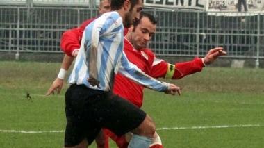 Un match tra Pietrasanta e Massese