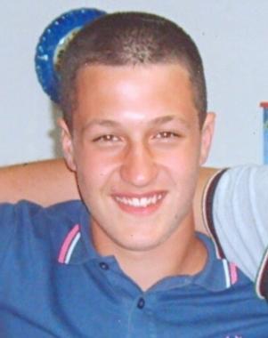 DEDICATO A LUCA «Per i tuoi 18 anni un augurio speciale per un ragazzo speciale! Buon compleanno ...