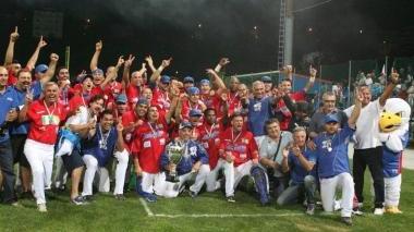 <b>FESTA</b> Il San Marino ha conquistato lo scudetto dopo la settima partita contro Nettuno