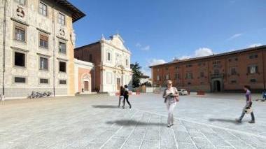 Ecco come diventerà la piazza e sotto a destra il recupero del retro di S. Stefano