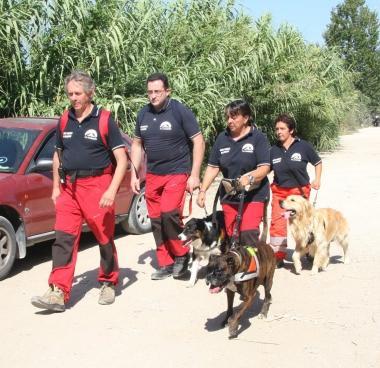Volontari del soccorso con unit&agrave; cinofile 