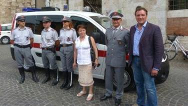 <b>POLIZIA PROVINCIALE. </b>Il nuovo mezzo davanti al palazzo della Provincia