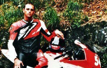 Matteo Bassi con la sua motocicletta     