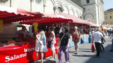 Torna il “Mercato europeo” in piazza Duomo