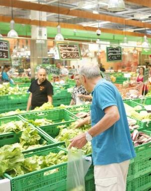Spesa al banco dellortofrutta 