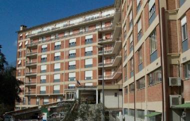 <b>OSPEDALE.</b> Lospedale di Massa dove &egrave; stato portato il cuoco poi trasferito    