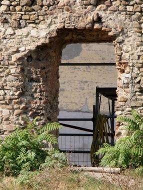 Riaperta l'antica porticina