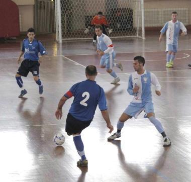 Unazione di gioco di una partita di calcio a 5 