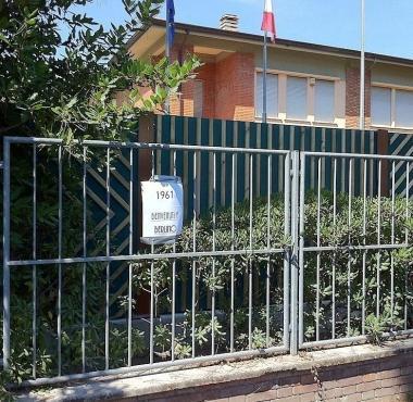 I pannelli fonoassorbenti al centro della polemica politica a Forte dei Marmi   