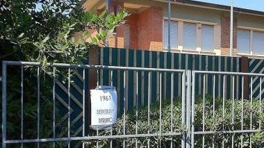 I pannelli fonoassorbenti al centro della polemica politica a Forte dei Marmi