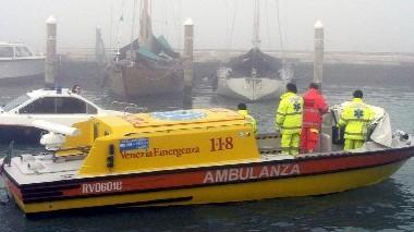 Un'ambulanza via Arno, in 10 minuti da Cisanello al Ponte di Mezzo