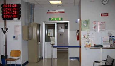Muore in ospedale dopo la caduta dal terrazzo
