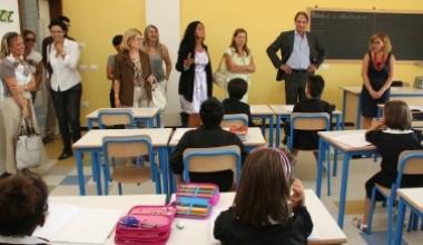 Il sindaco Cenni inaugura la primaria di Paperino