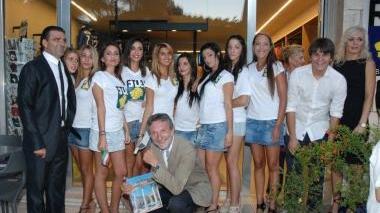 A destra e in basso due momenti della inaugurazione del negozio “Ritual” dell’ex calciatore Patrizio Pazzini a sinistra nella foto di Pluto