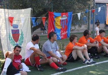 In attesa di giocare ci si riposa allombra dei gonfaloni 