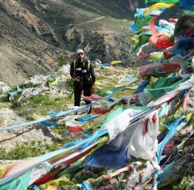 Due immagini del tentativo di scalata del Cho Oyu, la sesta vetta pi&ugrave; alta al mondo 