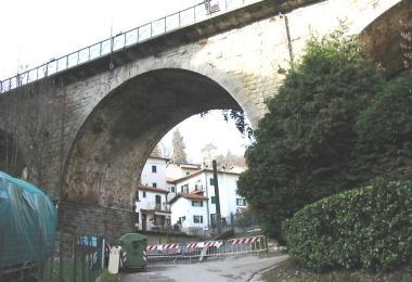 Larcata del ponte di San Marcello da cui cadono le pietre e Silvia Maria Cormio 
