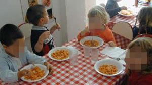 I genitori contestano i nuovi prezzi dei buoni pasto scolastici