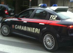 Lasciato dalla ex si conficca un coltello nell'addome