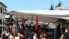 Un mercato ambulante