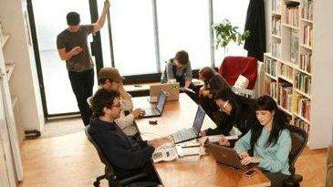 <b>COWORKING</b> Al lavoro insieme