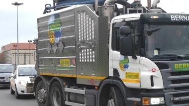 Un tir in transito vicino ad un centro abitato
