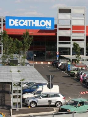 Lo stabilimento Decathlon di Parco Prato. La catena sportwear cerca responsabili per il reparto sport in vista dellapertura di due nuovi punti vendita 