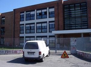 Entrano in aula e vengono divisi scoppia la protesta al "Montale"