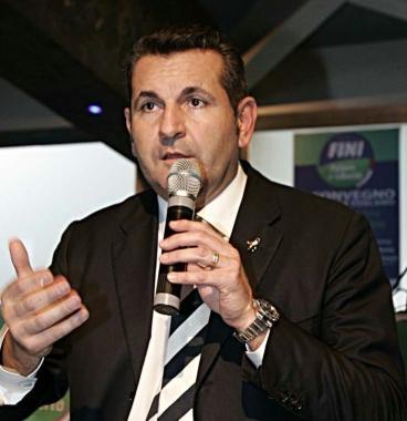 Massimiliano Simoni (Fli) 