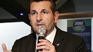 Massimiliano Simoni (Fli)