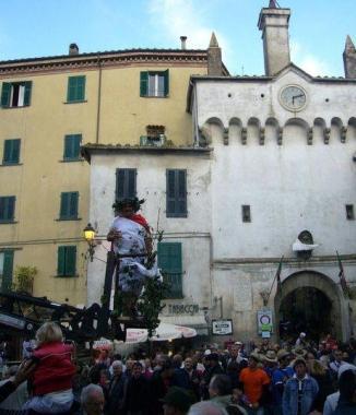 <b>A SCANSANO </b>La festa delluva 