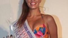 <b>BELLEZZA.</b> Sopra, la vincitrice Sara Mignogna; accanto, foto di gruppo delle miss con Migone