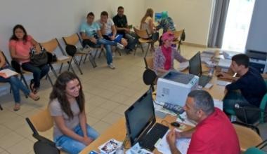 Alcuni studenti agli sportelli del centro Matricolandosi dellAteneo; in crescita quelli che provengono da Paesi non comunitari    