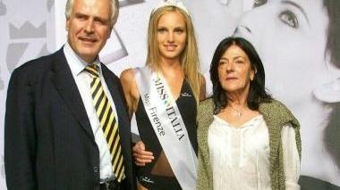 Irene Cioni con la fascia di Miss Firenze