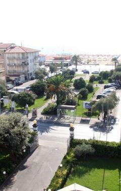 Una foto dall’alto di piazza Umberto a Lido