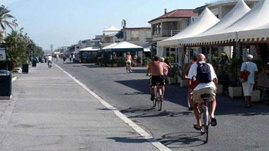 Tenta una rapina con un bastone, arrestato in passeggiata