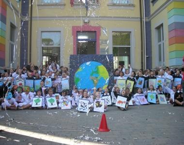 I bambini della scuola di Forcoli che hanno effettuato lo spettacolo 