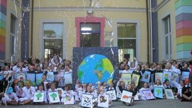 I bambini della scuola di Forcoli che hanno effettuato lo spettacolo