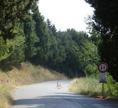 La strada comunale che porta a Mazzolla 