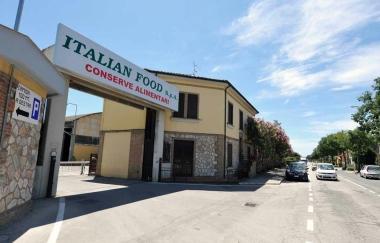 Lingresso dellazienda Italian Food in via Cerrini 